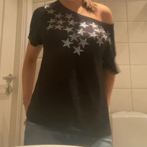 Zadig t-shirt  - så fin och skön tröja från Zadig!! (Sista bilden är från tidigare ägare) 😍🙌🏼