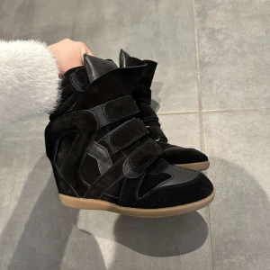 Isabel marant skor - Säljer nu mina nya marant skor i storlek 39!