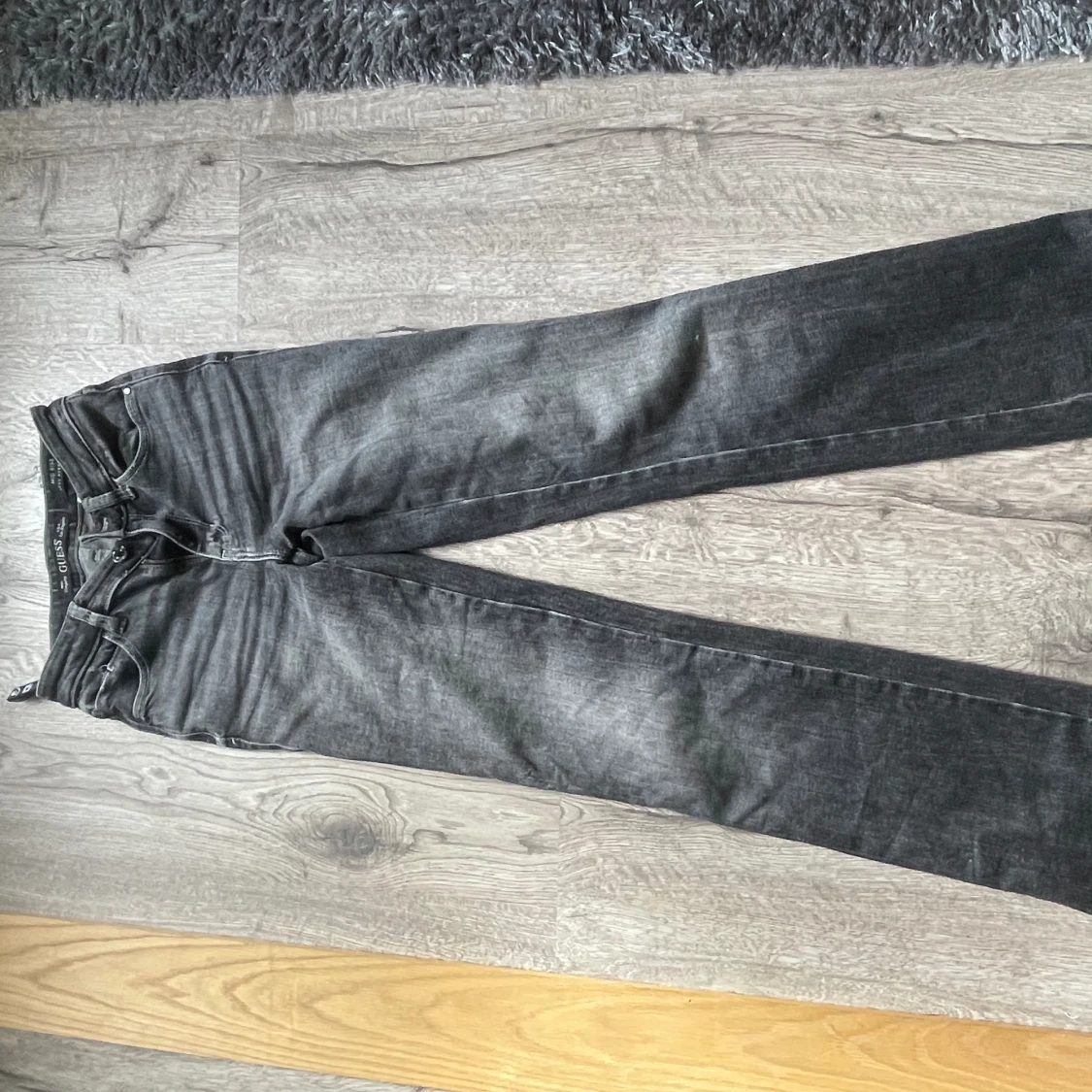 Guess jeans, nyskick  - 91