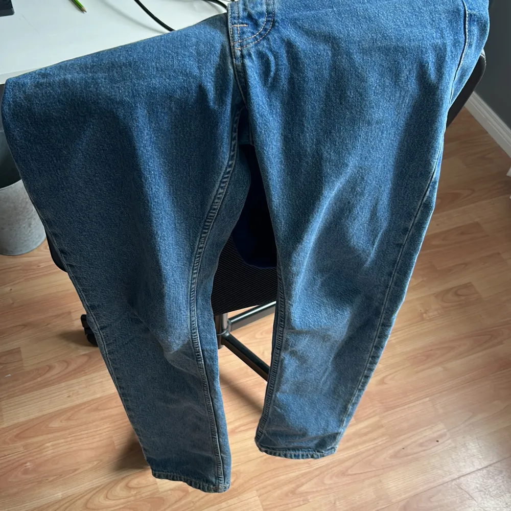 Säljer dessa snygga Nudie jeans för endast 299! Modellen är Steady Eddie.  Skriv vid eventuella frågor.. Jeans & Byxor.