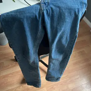 Säljer dessa snygga Nudie jeans för endast 299! Modellen är Steady Eddie.  Skriv vid eventuella frågor.