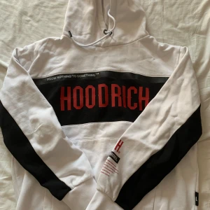 Hoodrich tröja  - En helt ny Hoodrich som jag aldrig har använt, den är i st M. 