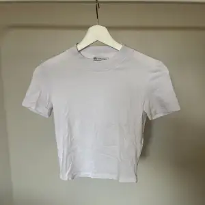 Croppad T-shirt med polo från zara