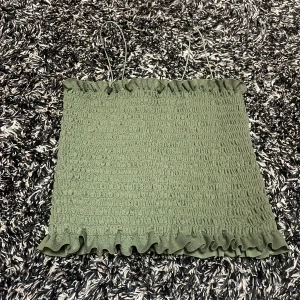 Söt top med fint mönster  - Från bohoo  Inte använd 