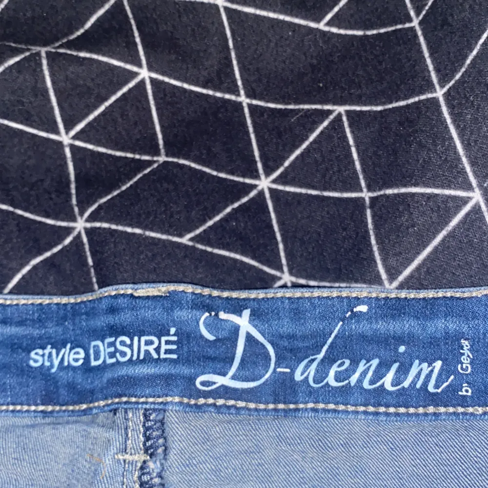 Jätte fina jeans ifrån style DESIRÉ. Jeans & Byxor.