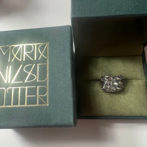 Edblad - Säljer denna ascoola och trendiga ring från Edblad! Nyskick!❤️