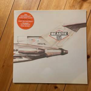 Licensed to III Beastieboy vinylskiva förseglad och som ny  200kr, plick bjuder på frakt i 6 dgr till ;) Frågor? Kom DM!