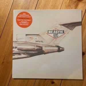 Beastiw Boys - Licensed To III - Licensed to III Beastieboy vinylskiva förseglad och som ny  200kr, plick bjuder på frakt i 6 dgr till ;) Frågor? Kom DM!