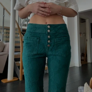 Gröna Jeans från free people - Coola detaljer