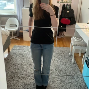 Jeans - Jätte snygga blå jeans som tyvär inte kommer till användning längre. Är i bra skick och har inga defekter