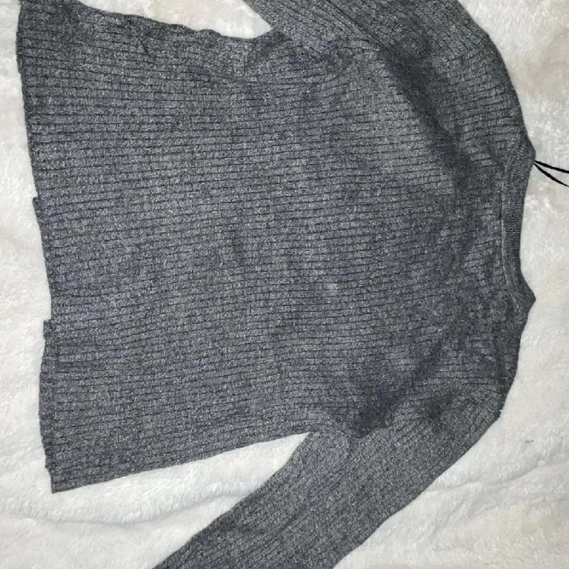 Grå H&M tröja 30 kr - 90