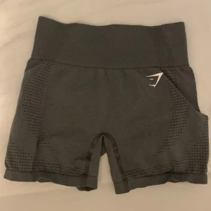 Gymshark Vital shorts seamless 2.0 - Använda men i fint skick och perfekta till träning! Nypris: 499kr
