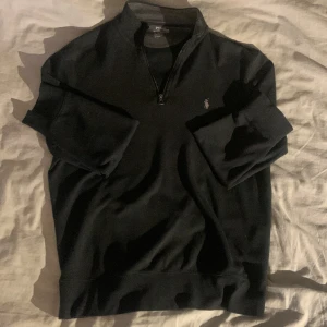 Ralph Lauren Half zip - Skön Polo Ralph Lauren Half zip, skick 8-10! Storlek M!