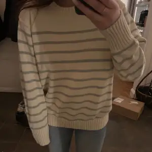 jätte fin tröja från brandy melville!! finns inte längre på hemsidan i denna färg 💘💘 