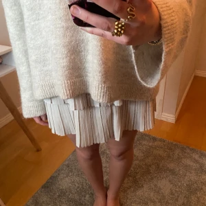 Plisserad kjol - Så fin kjol perfekt nu till sommaren! 💕skriv om ni vill ha bild på hela kjolen