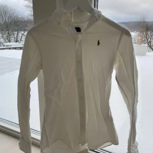 Ralph Lauren skjorta dam - Jättefint skick! Storlek: S  Köparen står för frakt!