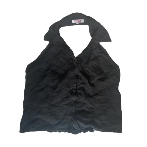 Topp - Snygg topp som tyvärr var för stor för mig. Står storlek S men mycket större än så, typ L skulle jag säga. 