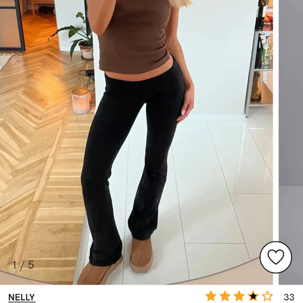 Yogapants från Nelly. Sparsamt använda (max 2-3 ggr)  Strl S. Säljer för 100 plus frakt, köp gärna via ”köp nu” . Jeans & Byxor.