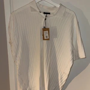 Massimo dutti piké M - Storlek M aldrig använd.