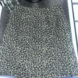 Kjol - fin kjol i XS