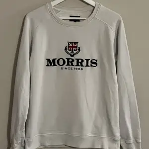 En prisvärd Morris tröja~ Storlek: M~ Skick: 9/10~ Nypris: 1399kr~ Hör av er vid frågor😃