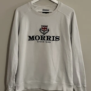 Morris tröja - En prisvärd Morris tröja~ Storlek: M~ Skick: 9/10~ Nypris: 1399kr~ Hör av er vid frågor😃