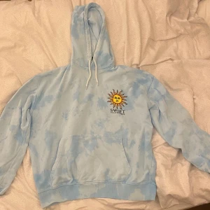 Slutsåld Blå Hoodie - Skick: 9,5/10 Storlek: S Sweet Skbts