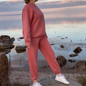 Mjukisset Nakd - Mjukisset från Nakd, använd fåtal gånger. Tröja S, byxa XS