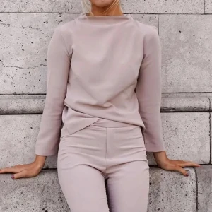 Blus Sanne Alexandra  - Fin rosa/beige blus från Sanne Alexandra. Knappt använd. 