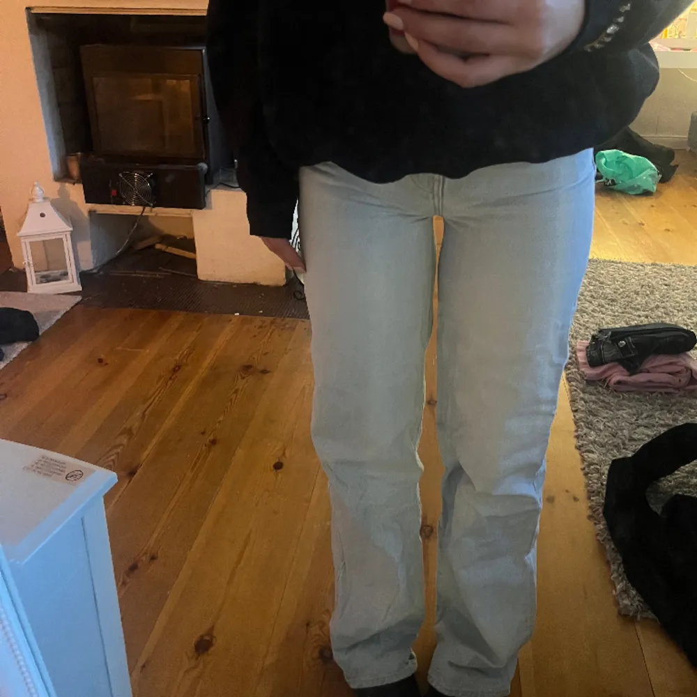 jättefina ljusblåa/isblåa jeans ifrån lager 157, är ganska högmidjade!💞💞. Jeans & Byxor.