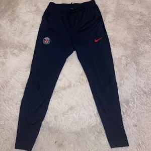NIKE PSG - Mjukisbyxor  - Jätte bra Skick