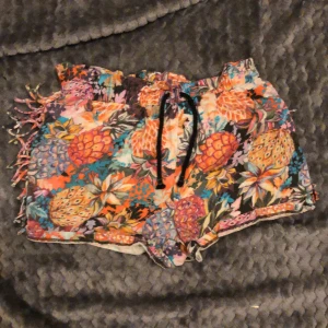 Shorts  - Färgglada shorts  