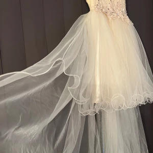 Väldigt fin klänning till flicka 11-12 år - Fin och skön klänning 