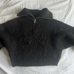 Stickad tröja  - Storlek XXs passar en XS/S också 