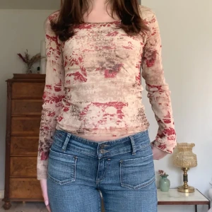 Mönstrad topp - Långärmad graphic topp med fyrkantig urringning, vintage Kappahl! 🤎