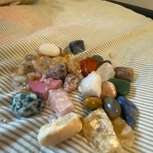 Kristallurs  - Väldigt många kristaller. Dom e äkta😇 24 st + massa små chips