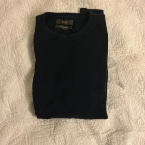 Stickad tröja från M&S - Säljer min tröja för att jag inte gillar hur den sitter på mig.