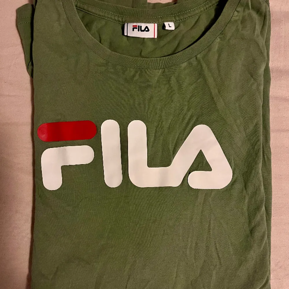 Tisha från Fila. T-shirts.