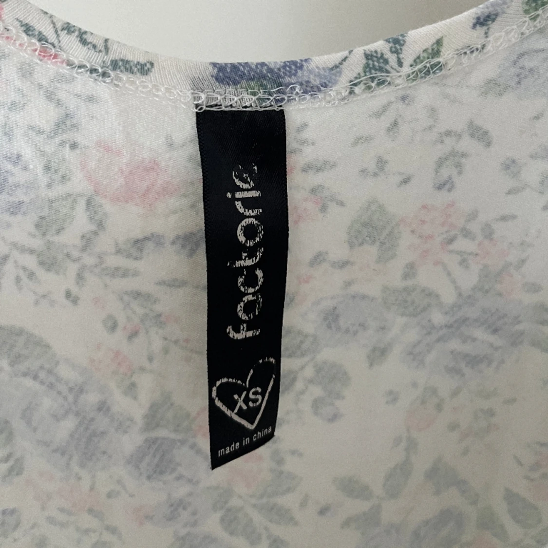 Blommig klänning - 25