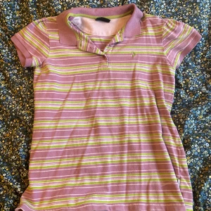 pikétröja  - pikétröja från peak performance. storlek L :)