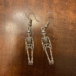 örhängen - skelettörhängen
