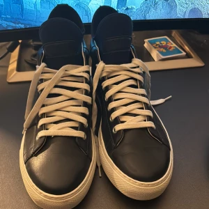 Drador storlek40 - Storlek 40 använda 1 gång så dom är som nya. Nypris 4000 äkta!