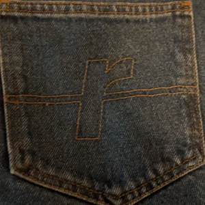 Rave jeans - Sitter baggy! Storlek s inga defekter!