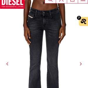 Ett par jätte fina lågmidjade diesel jeans köpta i butik, säljer då dom är för stora för mig💓