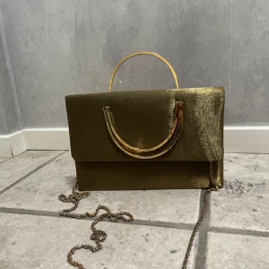 Olika väskor - Säljer för 299:-/ styck