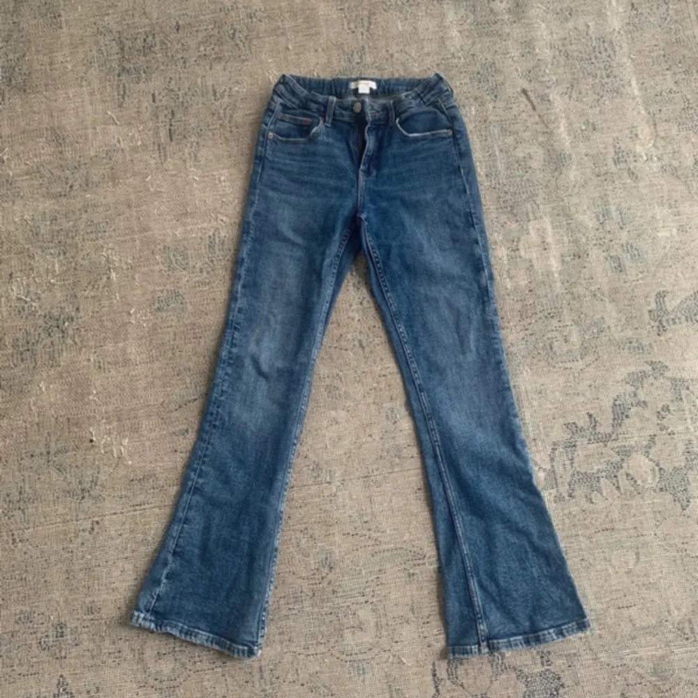 Ett par jeans från Gina Young u bra skick, strl 152! Skriv om du vill ha mått💗. Jeans & Byxor.