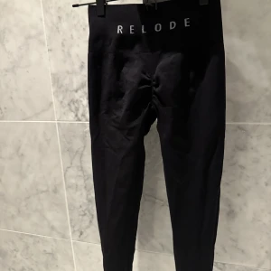 Svarta thights relode xs - Oanvända, matchande top i samma serie finns till