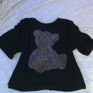 Louis Vuitton  - Louis Vuitton magtröja i storlek L, falsk :)