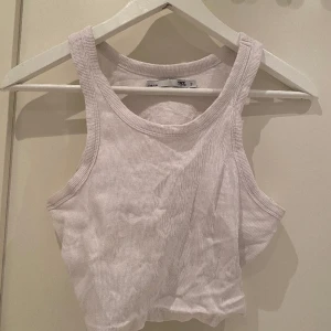 Vitt linne! - Bra skick och inte använd pga för stor!