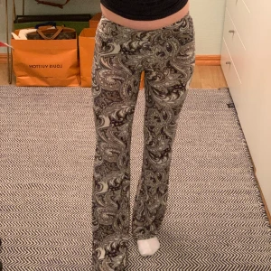 Bootcut byxor  - Säljer dessa bootcut byxor som aldrig har använts 💕🥰😇